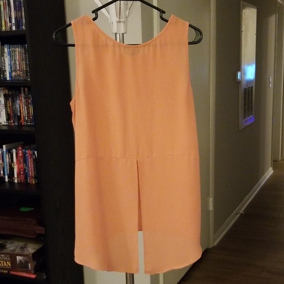 Top - Picture 2 of 2